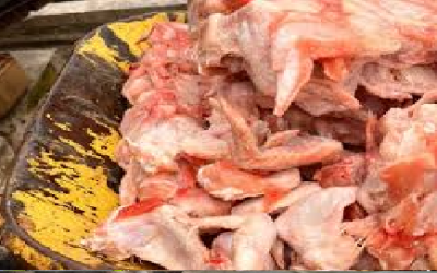 Rosso : destruction de plus de 8 tonnes de viande de poulet congelée périmé